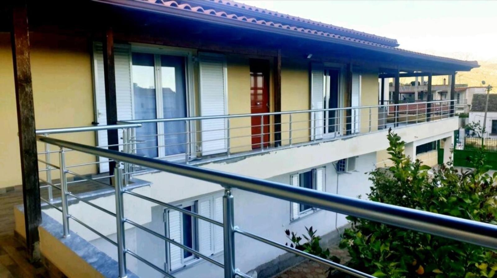 Philoxenia Guest House Himare Exterior photo