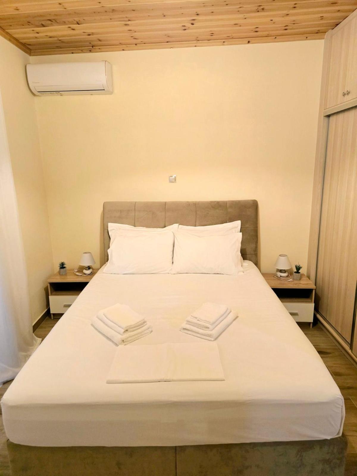 Philoxenia Guest House Himare Exterior photo