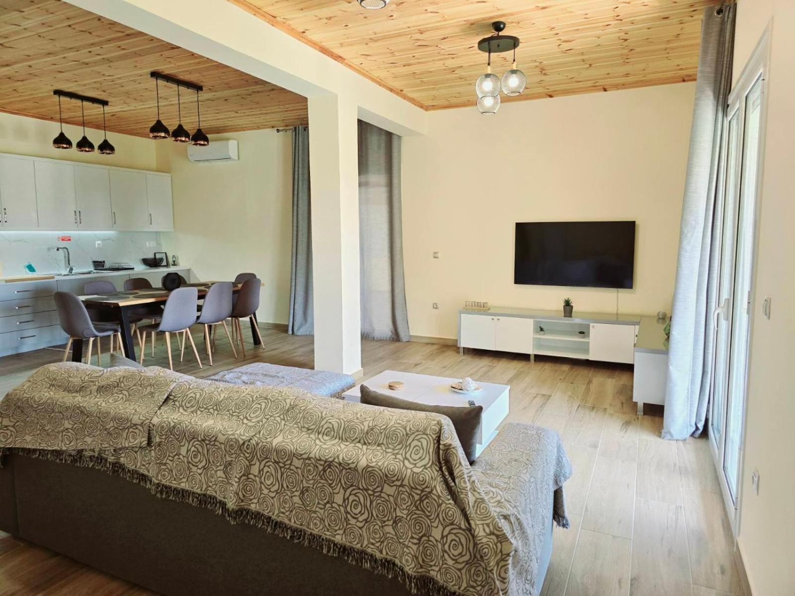 Philoxenia Guest House Himare Exterior photo