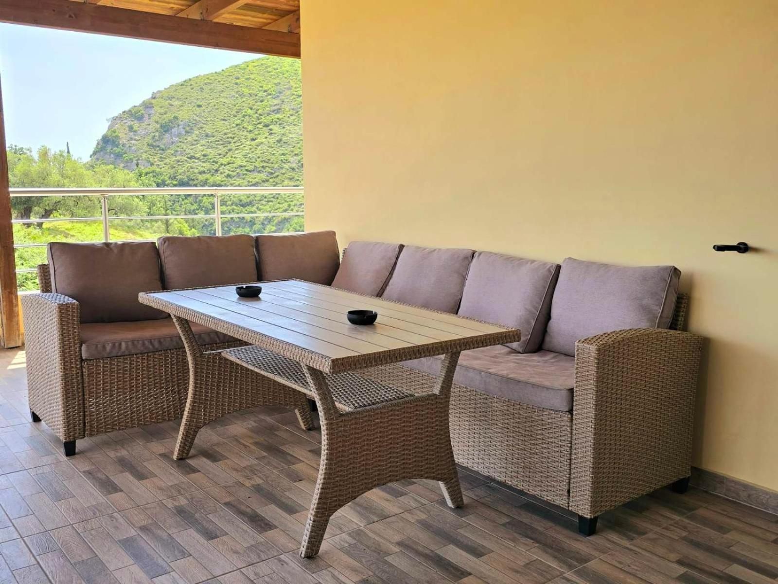 Philoxenia Guest House Himare Exterior photo